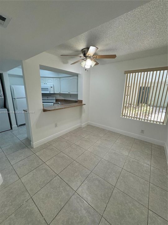 For Rent: $2,400 (2 beds, 2 baths, 1207 Square Feet)