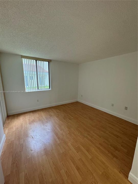 For Rent: $2,400 (2 beds, 2 baths, 1207 Square Feet)