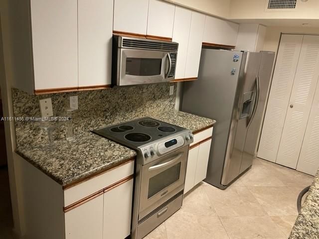 For Rent: $4,200 (2 beds, 2 baths, 1447 Square Feet)