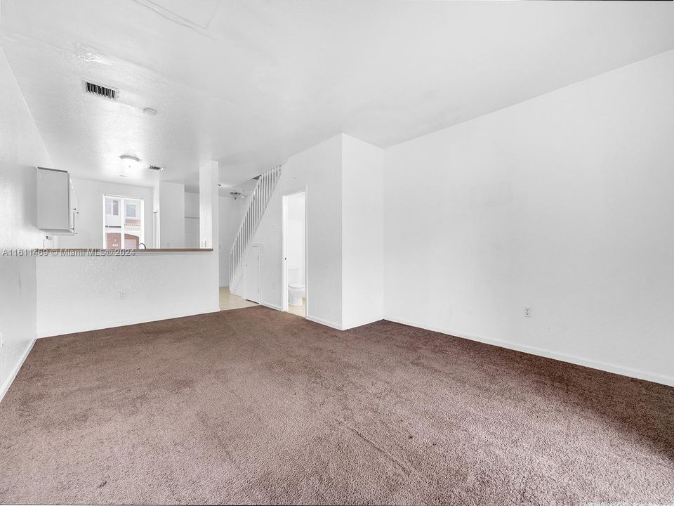 For Sale: $279,900 (2 beds, 2 baths, 1140 Square Feet)