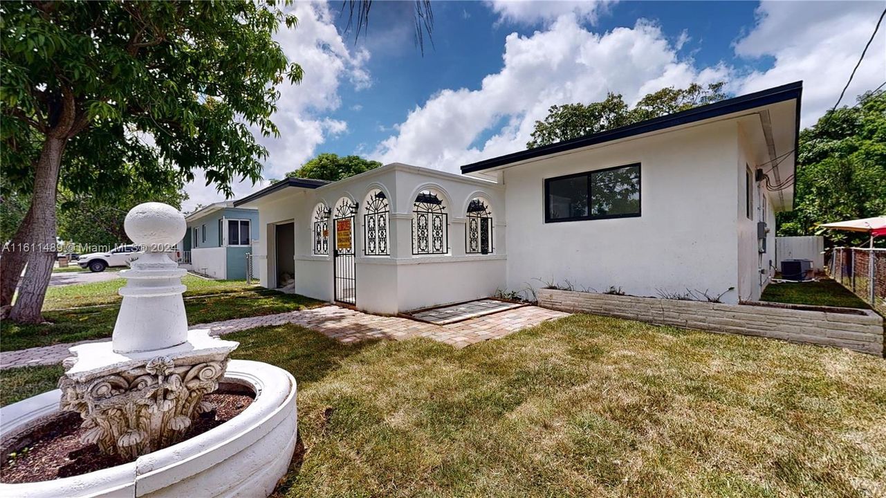 For Sale: $779,000 (3 beds, 2 baths, 1982 Square Feet)