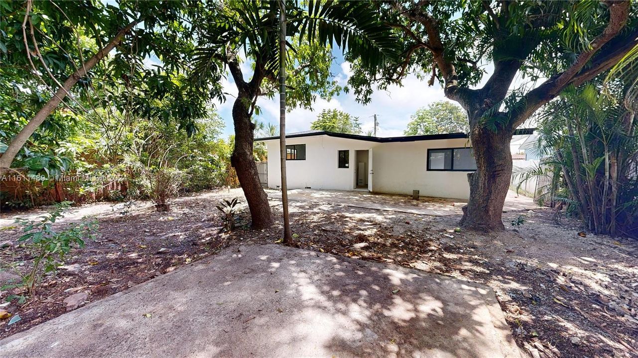 En Venta: $779,000 (3 camas, 2 baños, 1982 Pies cuadrados)