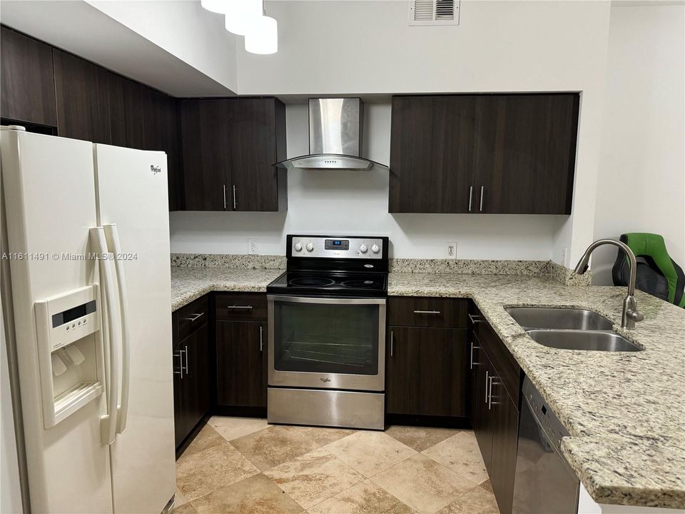 Recently Rented: $2,700 (2 beds, 2 baths, 0 Square Feet)