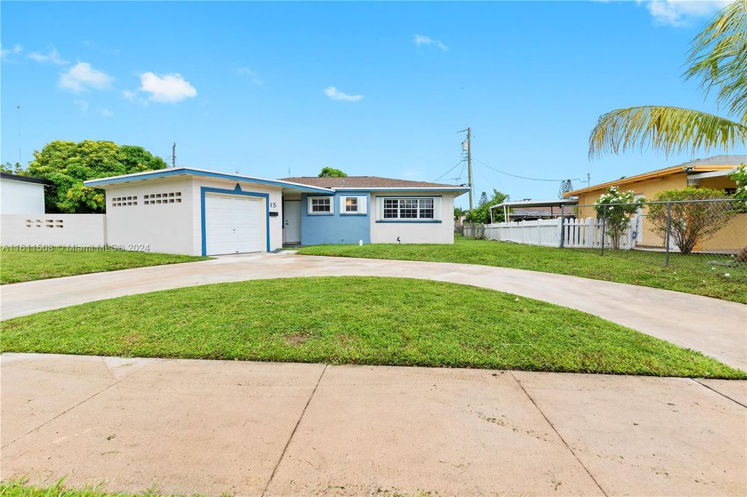 For Sale: $499,900 (3 beds, 2 baths, 1102 Square Feet)