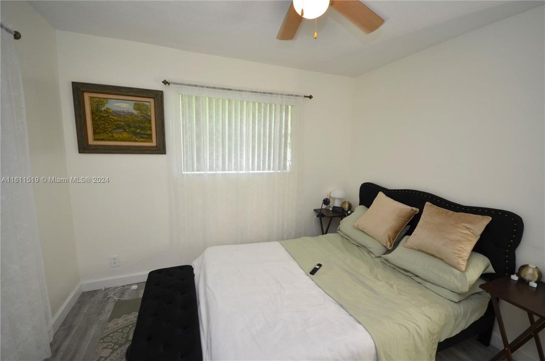 For Sale: $308,000 (2 beds, 2 baths, 1098 Square Feet)