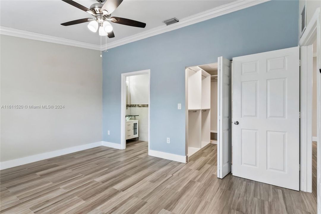 Active With Contract: $3,200 (3 beds, 2 baths, 1261 Square Feet)