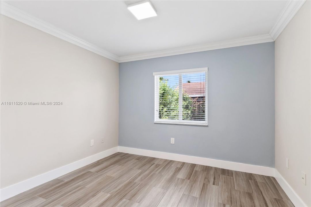 Active With Contract: $3,200 (3 beds, 2 baths, 1261 Square Feet)