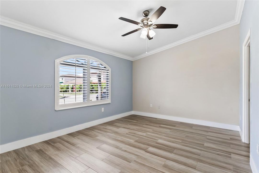 Active With Contract: $3,200 (3 beds, 2 baths, 1261 Square Feet)