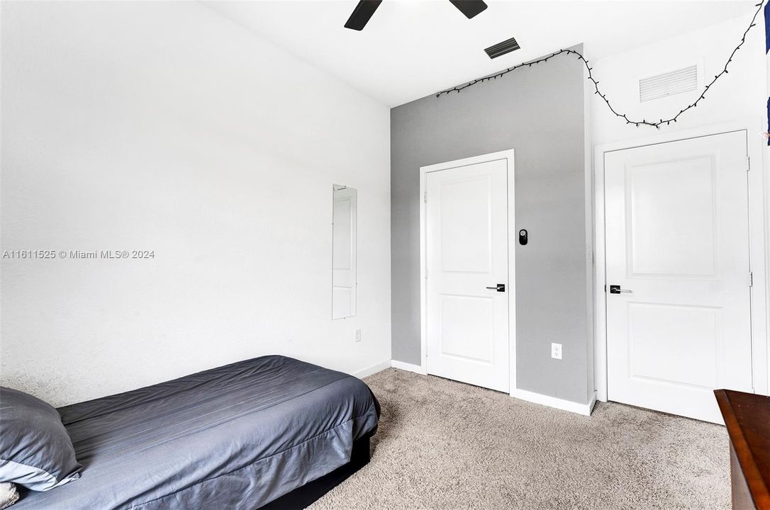 For Sale: $359,000 (3 beds, 2 baths, 1418 Square Feet)