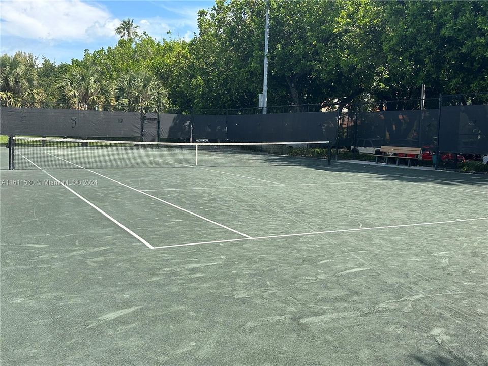 Flamingo park Tennis Center w 17 courts