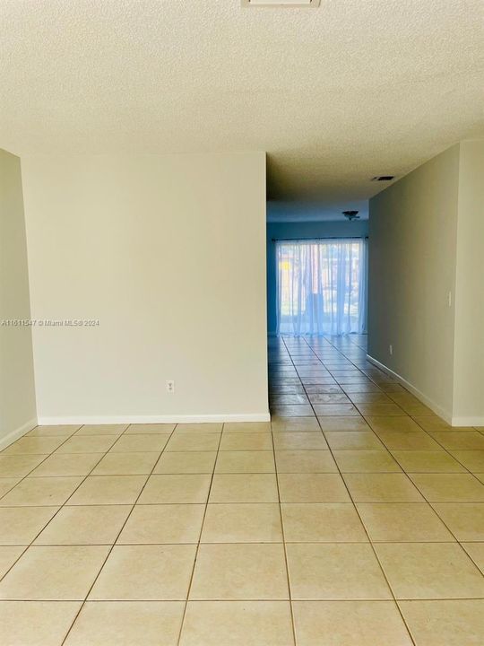 For Rent: $2,300 (2 beds, 2 baths, 1131 Square Feet)