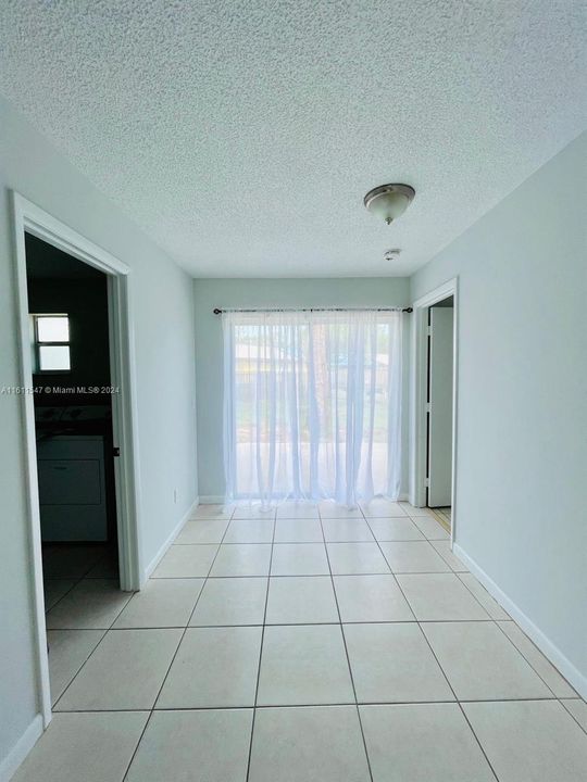 For Rent: $2,300 (2 beds, 2 baths, 1131 Square Feet)