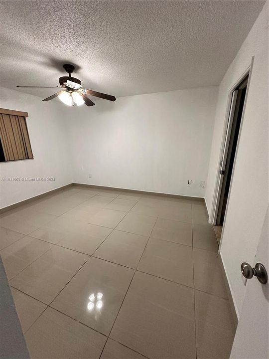 For Rent: $2,800 (3 beds, 2 baths, 972 Square Feet)