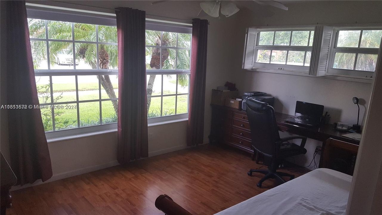 For Rent: $5,000 (3 beds, 2 baths, 1799 Square Feet)