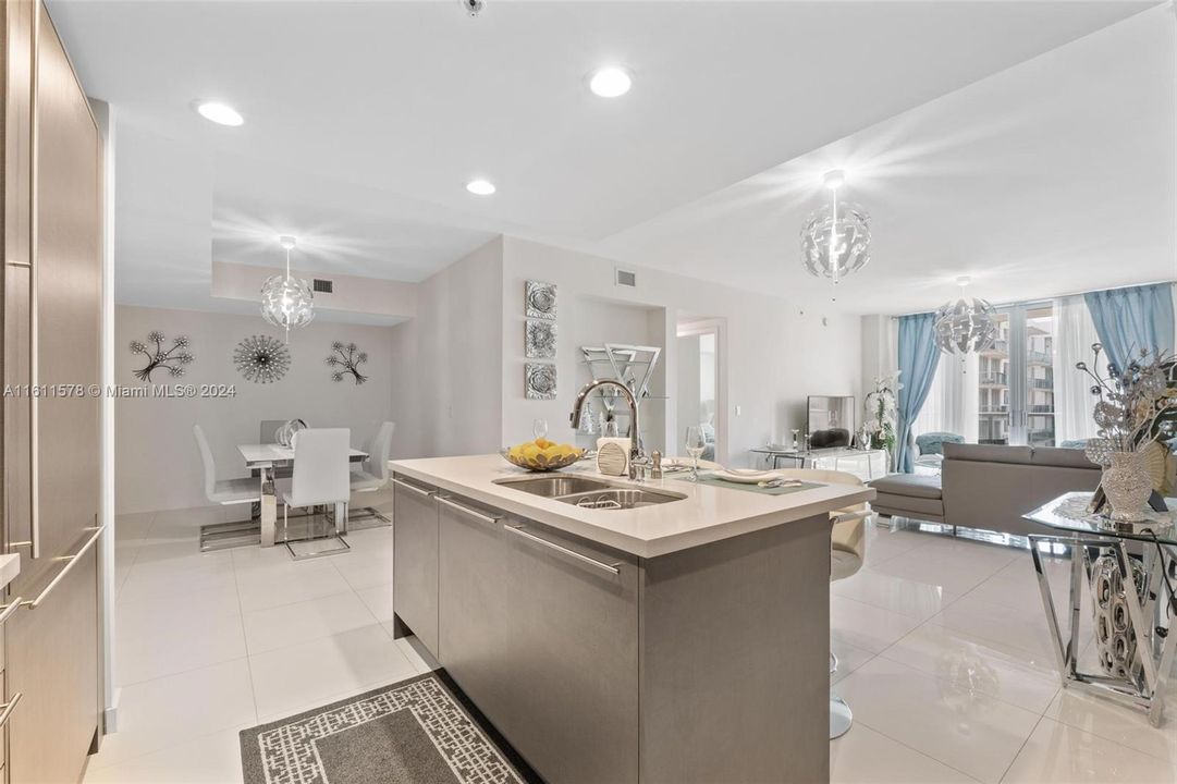 Recently Sold: $485,000 (2 beds, 2 baths, 1244 Square Feet)