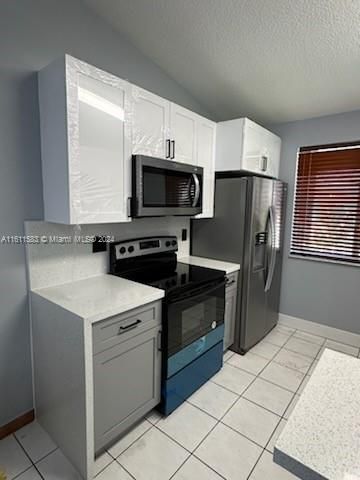 For Rent: $2,600 (2 beds, 2 baths, 857 Square Feet)