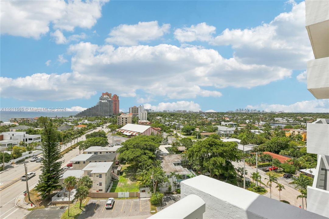 For Sale: $595,000 (2 beds, 2 baths, 1200 Square Feet)