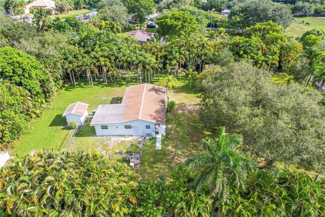 For Sale: $1,700,000 (4 beds, 2 baths, 1500 Square Feet)