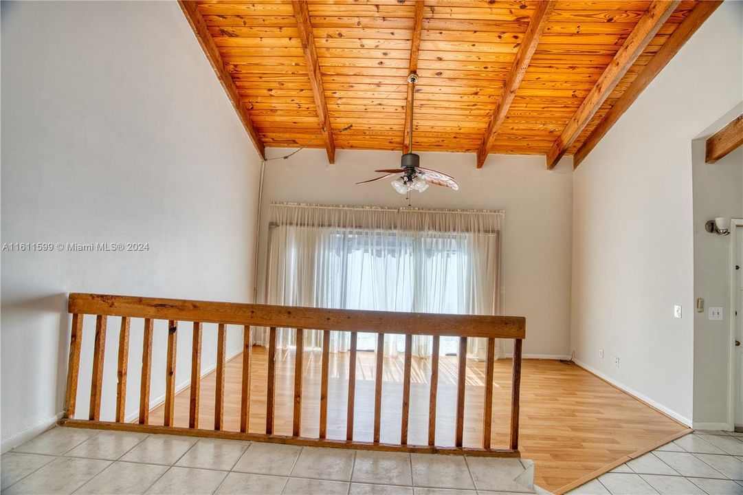 En Venta: $374,990 (2 camas, 2 baños, 1230 Pies cuadrados)