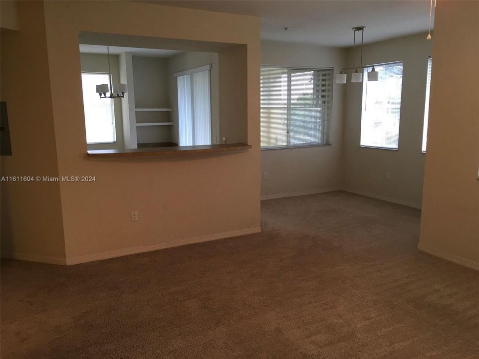 For Rent: $2,300 (2 beds, 2 baths, 1403 Square Feet)