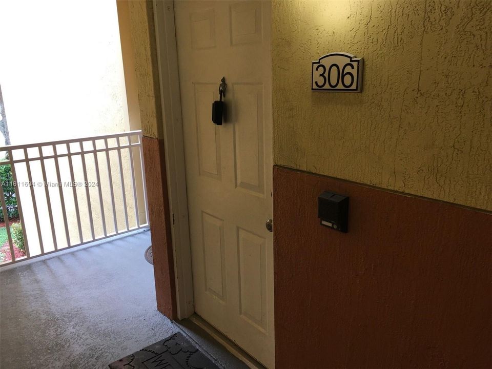 For Rent: $2,300 (2 beds, 2 baths, 1403 Square Feet)