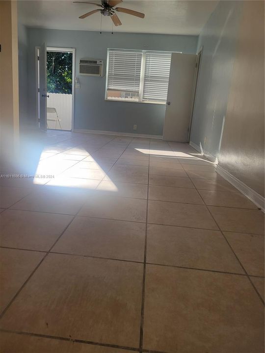 For Rent: $2,200 (2 beds, 1 baths, 1500 Square Feet)