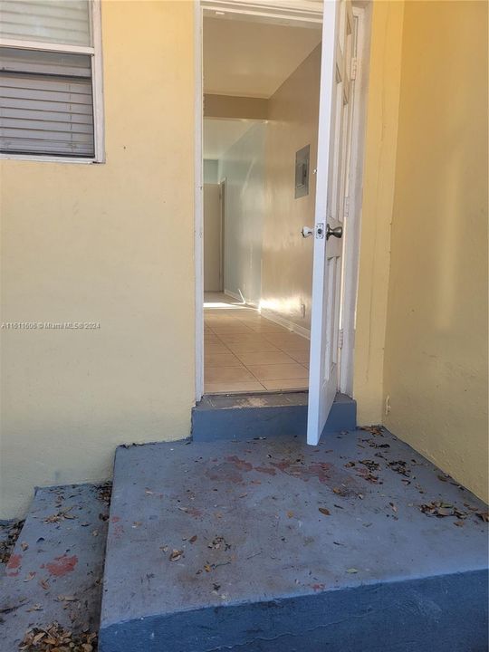 For Rent: $2,200 (2 beds, 1 baths, 1500 Square Feet)