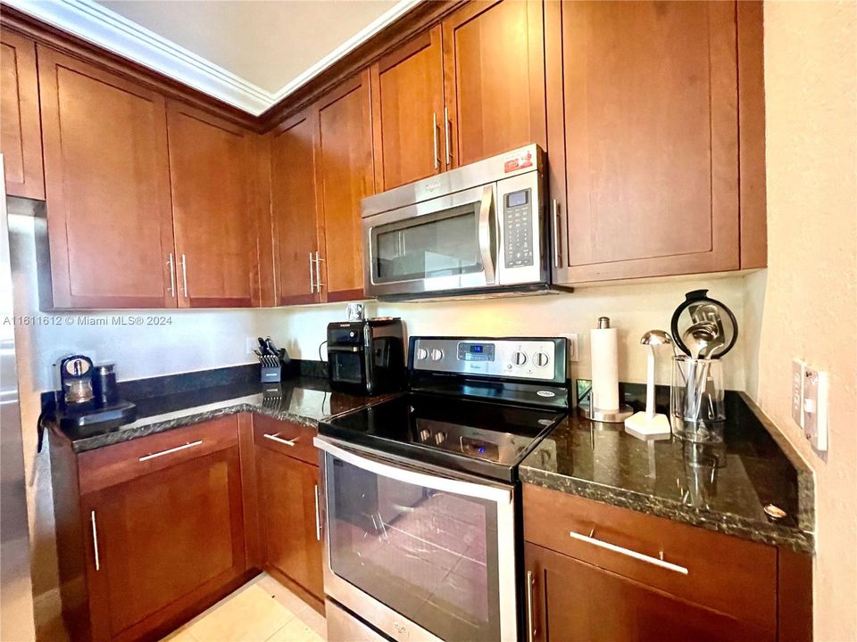 For Rent: $3,600 (3 beds, 3 baths, 1919 Square Feet)