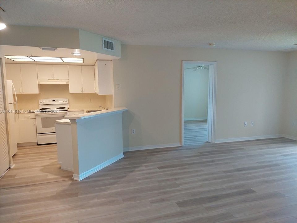 For Rent: $1,950 (2 beds, 2 baths, 1026 Square Feet)