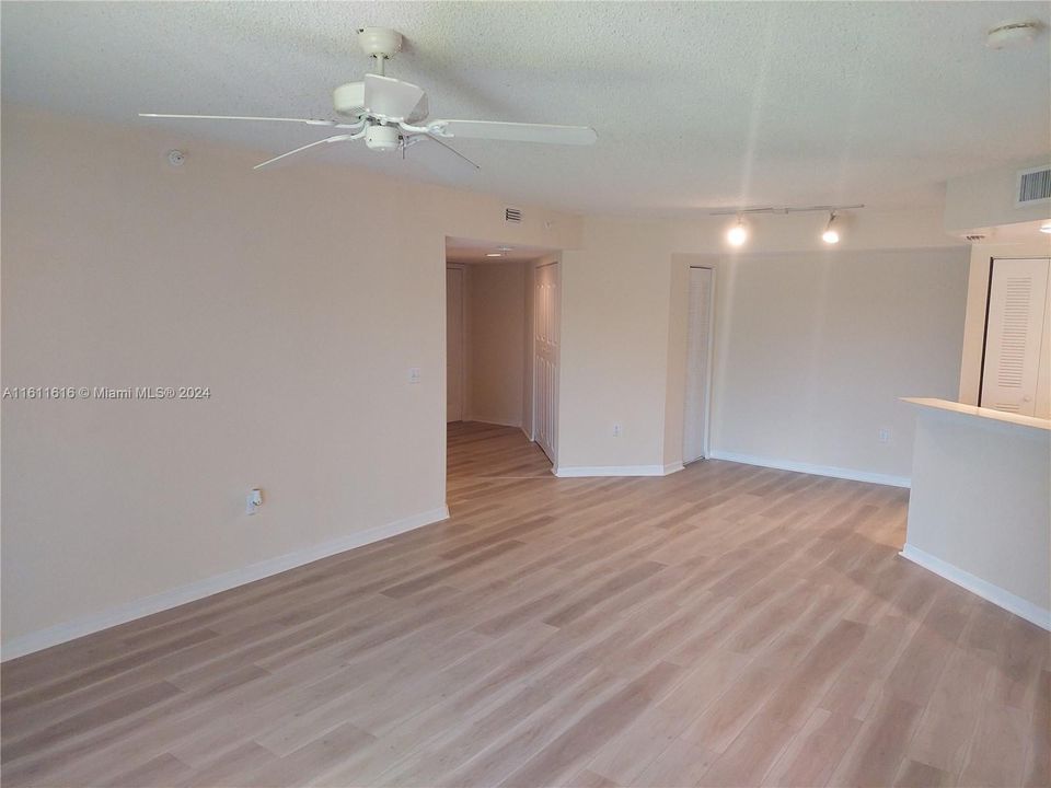 For Rent: $1,950 (2 beds, 2 baths, 1026 Square Feet)