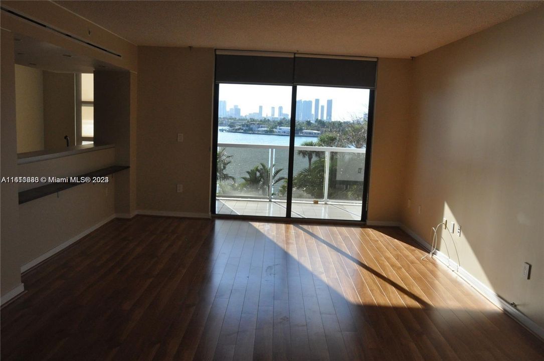 For Rent: $5,750 (2 beds, 2 baths, 1440 Square Feet)