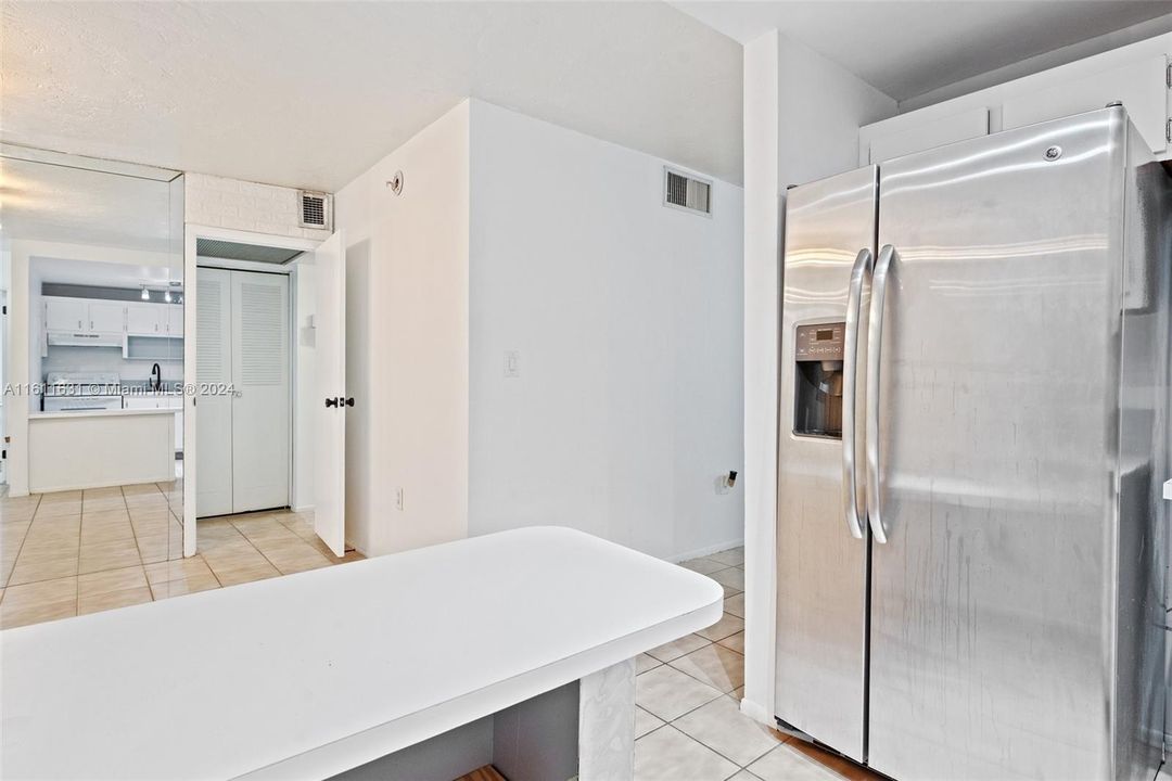 For Sale: $150,000 (1 beds, 1 baths, 960 Square Feet)