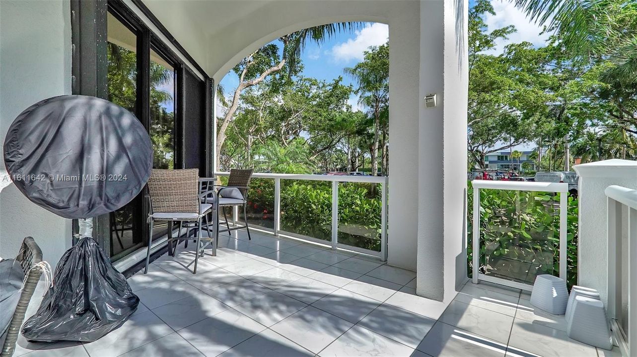 Dining Area entrance to Patio