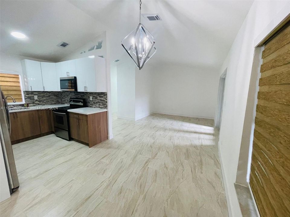 For Rent: $3,100 (3 beds, 2 baths, 1197 Square Feet)