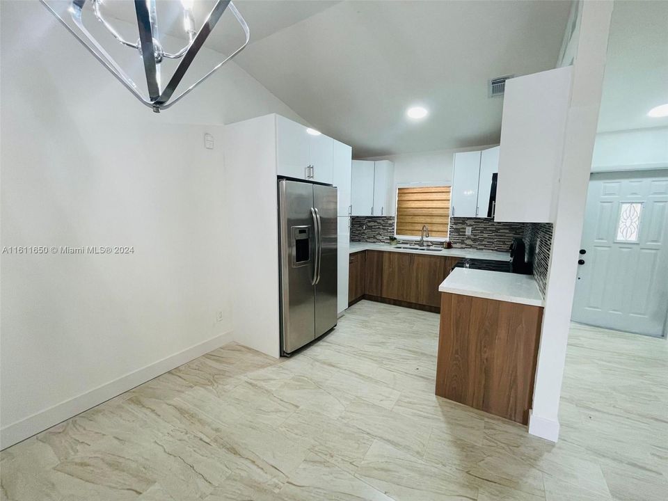 For Rent: $3,100 (3 beds, 2 baths, 1197 Square Feet)