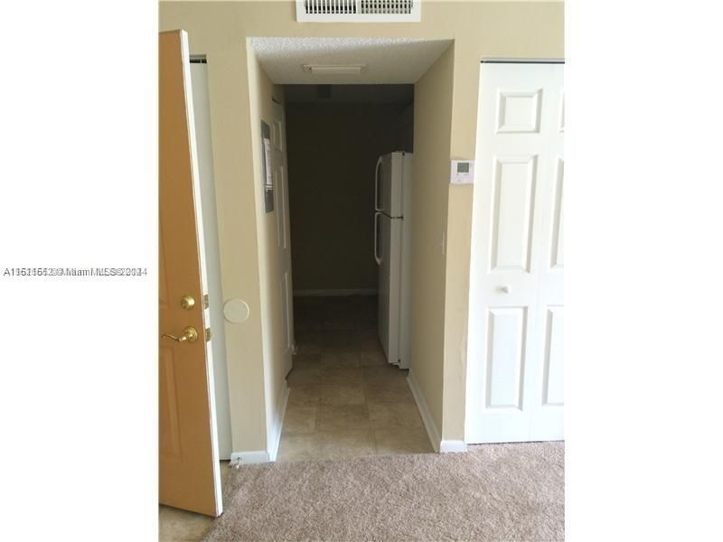 For Rent: $2,100 (2 beds, 2 baths, 980 Square Feet)