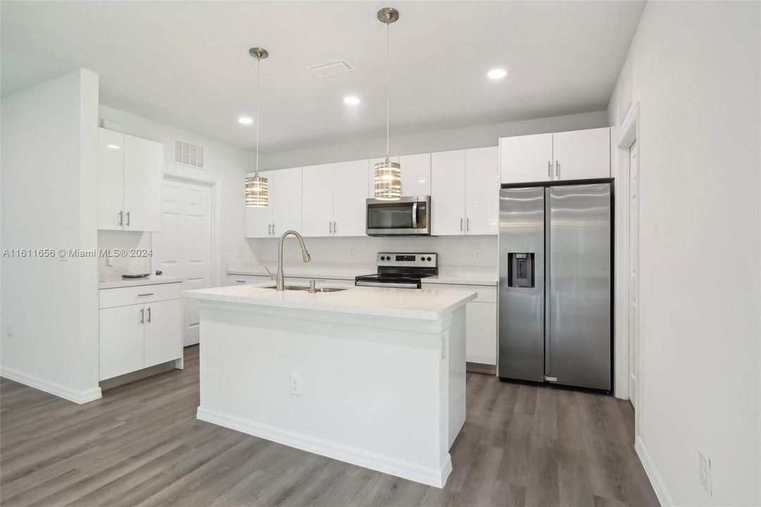 For Sale: $367,999 (3 beds, 2 baths, 1700 Square Feet)