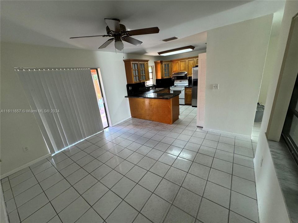 For Rent: $3,000 (3 beds, 2 baths, 1396 Square Feet)