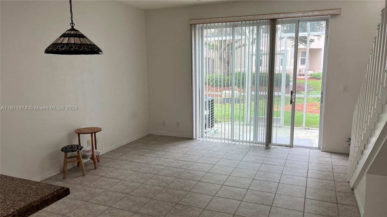 For Rent: $2,750 (2 beds, 1 baths, 1029 Square Feet)