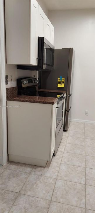 For Rent: $2,750 (2 beds, 1 baths, 1029 Square Feet)