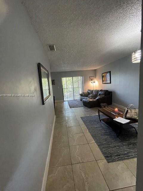 For Sale: $285,900 (2 beds, 2 baths, 800 Square Feet)