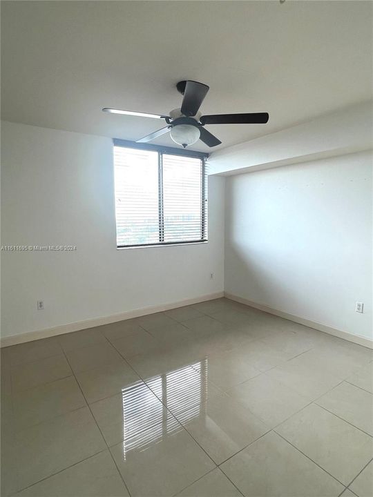 For Rent: $2,200 (1 beds, 1 baths, 738 Square Feet)