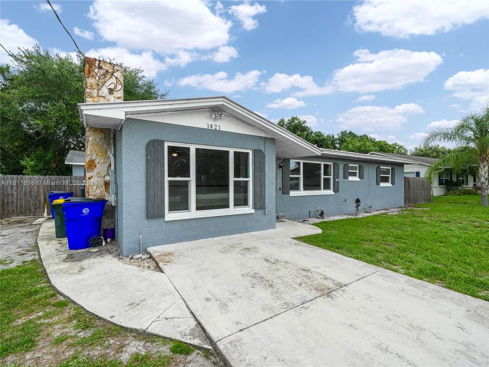 For Sale: $270,000 (3 beds, 3 baths, 0 Square Feet)