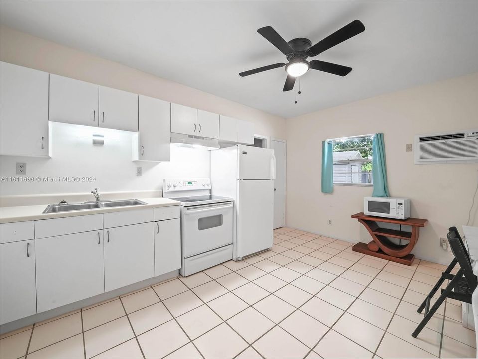 For Sale: $270,000 (3 beds, 3 baths, 0 Square Feet)