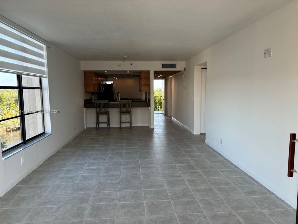 For Rent: $2,400 (2 beds, 2 baths, 1130 Square Feet)