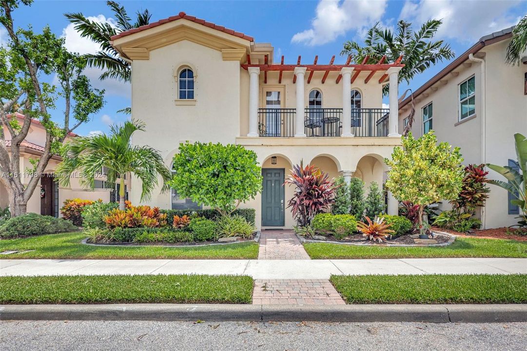 For Sale: $759,000 (3 beds, 3 baths, 2235 Square Feet)