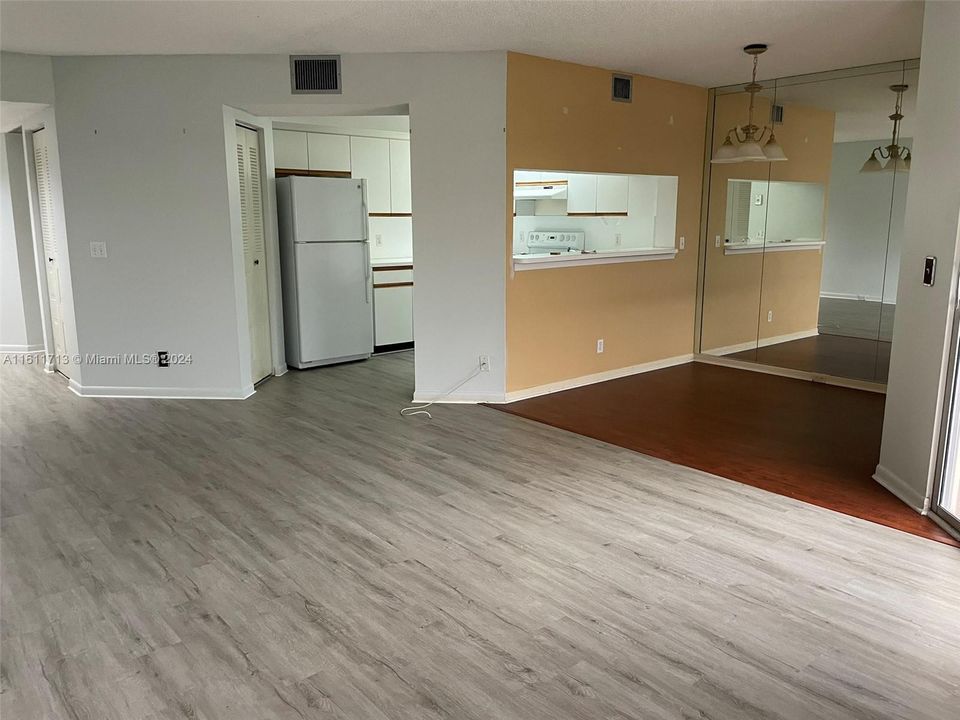 For Rent: $1,450 (1 beds, 1 baths, 840 Square Feet)