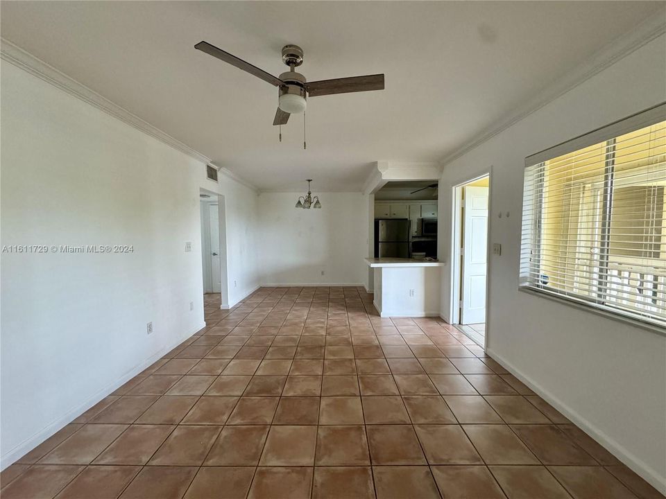 For Sale: $167,500 (1 beds, 1 baths, 690 Square Feet)