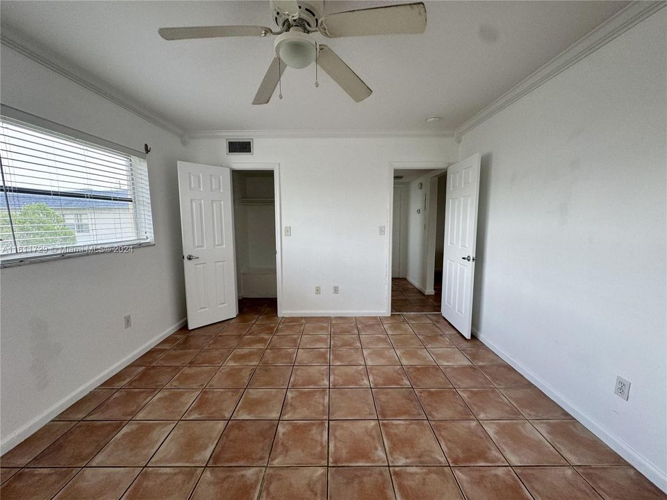 For Sale: $167,500 (1 beds, 1 baths, 690 Square Feet)