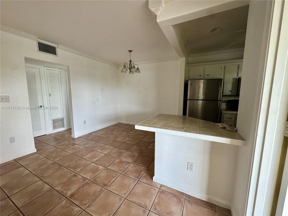 For Sale: $167,500 (1 beds, 1 baths, 690 Square Feet)